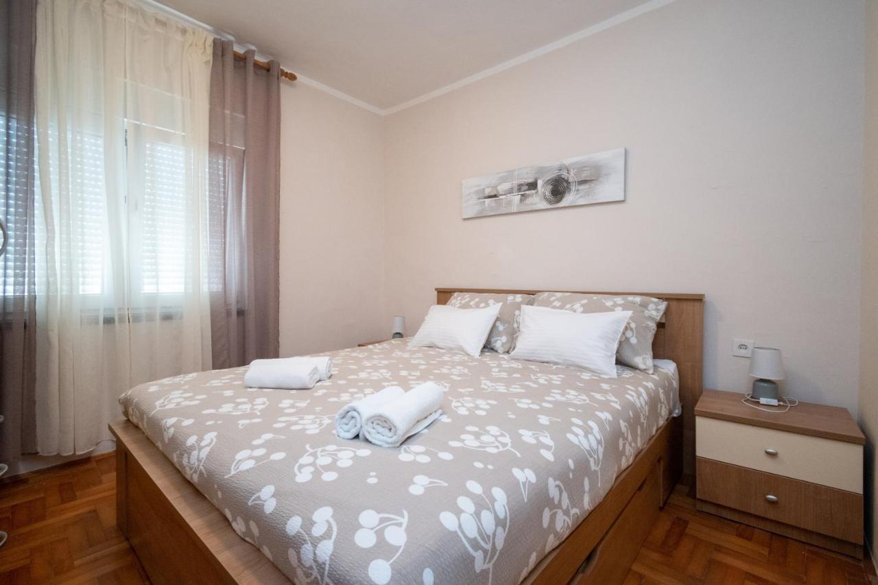 Apartments With A Parking Space Povljana, Pag - 6298 Exterior photo